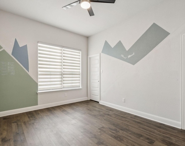 906 Overton Avenue - Photo Thumbnail 23