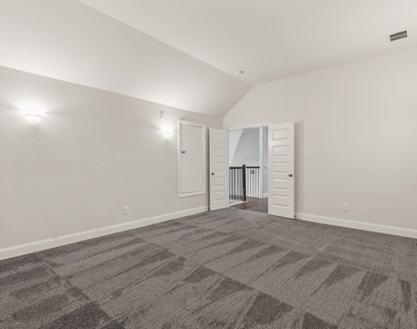 906 Overton Avenue - Photo Thumbnail 16
