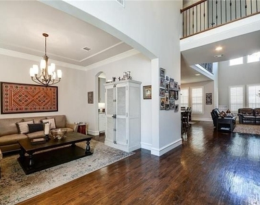 6209 Metz Street - Photo Thumbnail 4