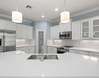 7018 Limestone Cay Road - Photo Thumbnail 9