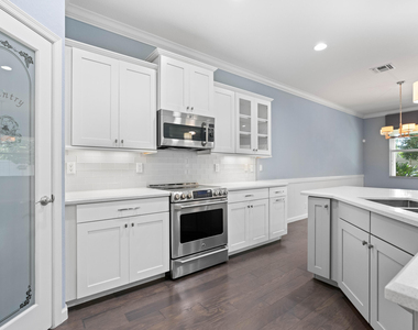 7018 Limestone Cay Road - Photo Thumbnail 11