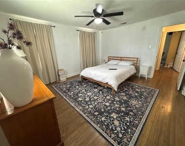 2454 Lea Crest Drive - Photo Thumbnail 8