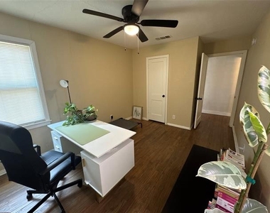 2454 Lea Crest Drive - Photo Thumbnail 10