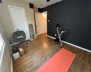 2454 Lea Crest Drive - Photo Thumbnail 11