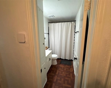 2454 Lea Crest Drive - Photo Thumbnail 13