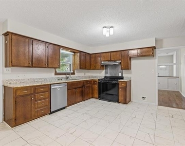 904 S Gribble Street - Photo Thumbnail 8
