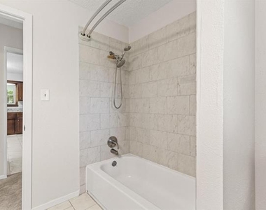 904 S Gribble Street - Photo Thumbnail 21