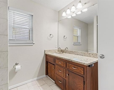 904 S Gribble Street - Photo Thumbnail 20