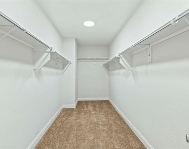 4424 Overbrook Drive - Photo Thumbnail 6