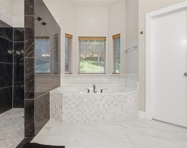 159 Willow Run - Photo Thumbnail 12