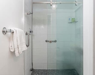 415 Pine Tree Court - Photo Thumbnail 12