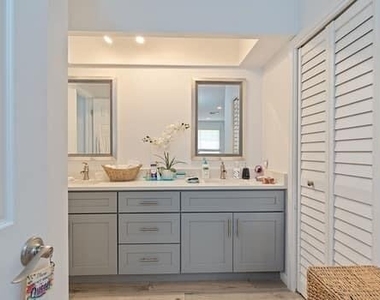 415 Pine Tree Court - Photo Thumbnail 11