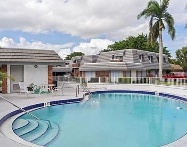 415 Pine Tree Court - Photo Thumbnail 19