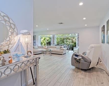 415 Pine Tree Court - Photo Thumbnail 1