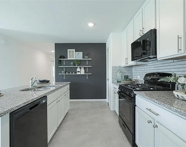 1900 Hughes Street - Photo Thumbnail 7