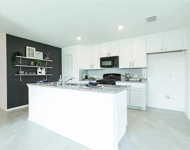 1900 Hughes Street - Photo Thumbnail 6