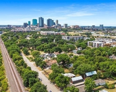 957 Woods Avenue - Photo Thumbnail 18