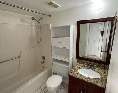 6844 Palmetto Circle S - Photo Thumbnail 11