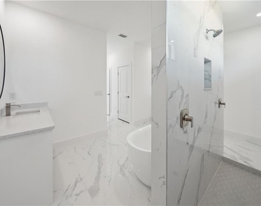4309 Nw 38th Avenue - Photo Thumbnail 16