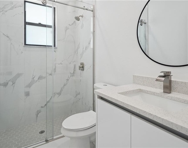 4309 Nw 38th Avenue - Photo Thumbnail 15