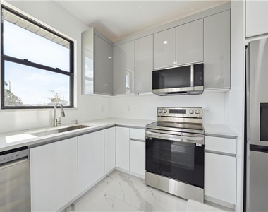 4309 Nw 38th Avenue - Photo Thumbnail 5