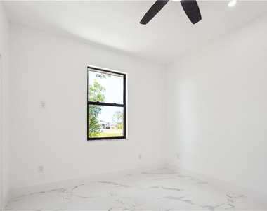 4309 Nw 38th Avenue - Photo Thumbnail 9