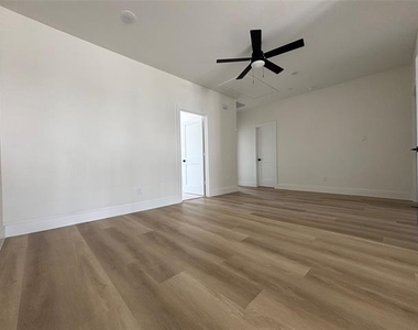 4444 Fatima Drive - Photo Thumbnail 11