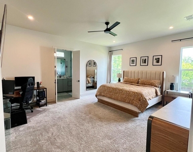 2407 Crossman Avenue - Photo Thumbnail 10