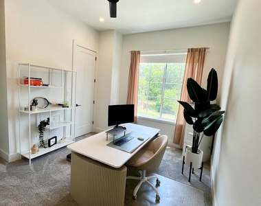 2407 Crossman Avenue - Photo Thumbnail 17