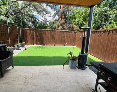 2407 Crossman Avenue - Photo Thumbnail 5