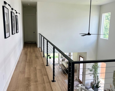2407 Crossman Avenue - Photo Thumbnail 9