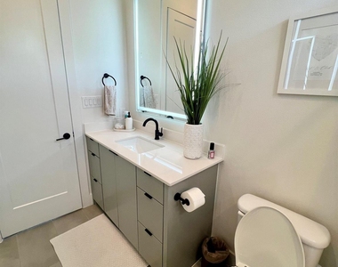 2407 Crossman Avenue - Photo Thumbnail 20