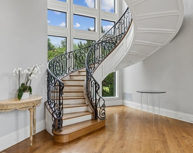 4511 Watauga Road - Photo Thumbnail 3