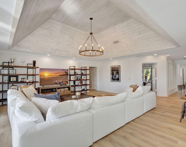 11839 Pebblewood Drive - Photo Thumbnail 12