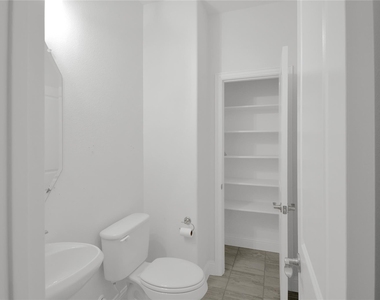 913 Peabody Drive - Photo Thumbnail 26