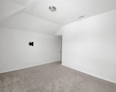 913 Peabody Drive - Photo Thumbnail 22