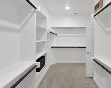 913 Peabody Drive - Photo Thumbnail 12