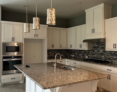8533 Pine Valley Drive - Photo Thumbnail 13