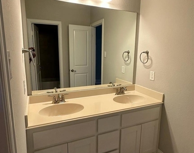 8533 Pine Valley Drive - Photo Thumbnail 28