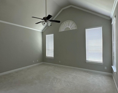 8533 Pine Valley Drive - Photo Thumbnail 15