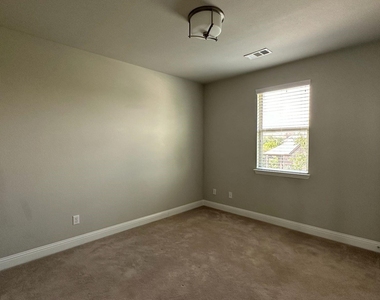 8533 Pine Valley Drive - Photo Thumbnail 18