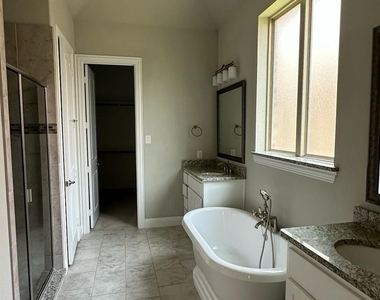 8533 Pine Valley Drive - Photo Thumbnail 16