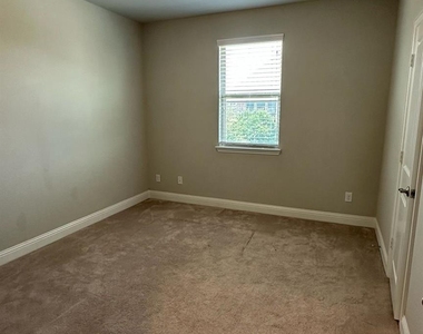 8533 Pine Valley Drive - Photo Thumbnail 23