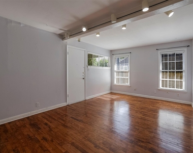 3931 Dexter Avenue - Photo Thumbnail 4