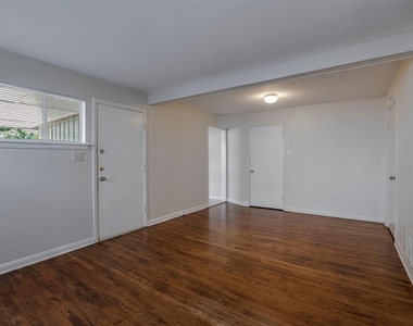 3931 Dexter Avenue - Photo Thumbnail 3