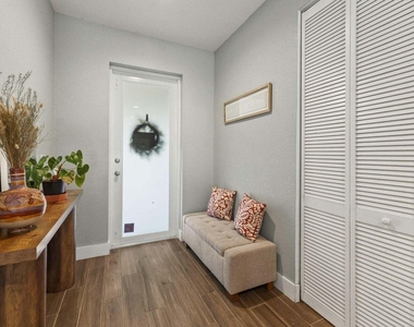 601 Sw S Quick Circle - Photo Thumbnail 3