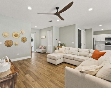601 Sw S Quick Circle - Photo Thumbnail 4