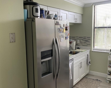 2255 Lindell Boulevard - Photo Thumbnail 12