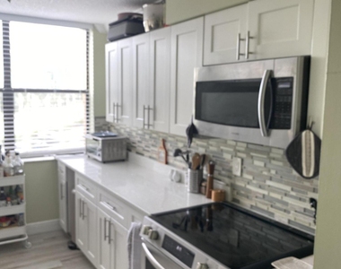 2255 Lindell Boulevard - Photo Thumbnail 1
