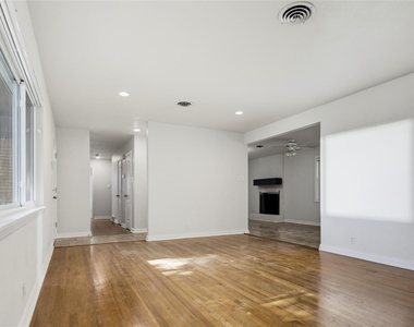 4205 Keeter Drive - Photo Thumbnail 5